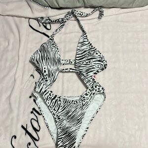 New with tags Xhilaration S animal print black and white one-piece women’s swim